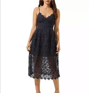 ASTR THE LABEL Lace Illusion Midi Dress